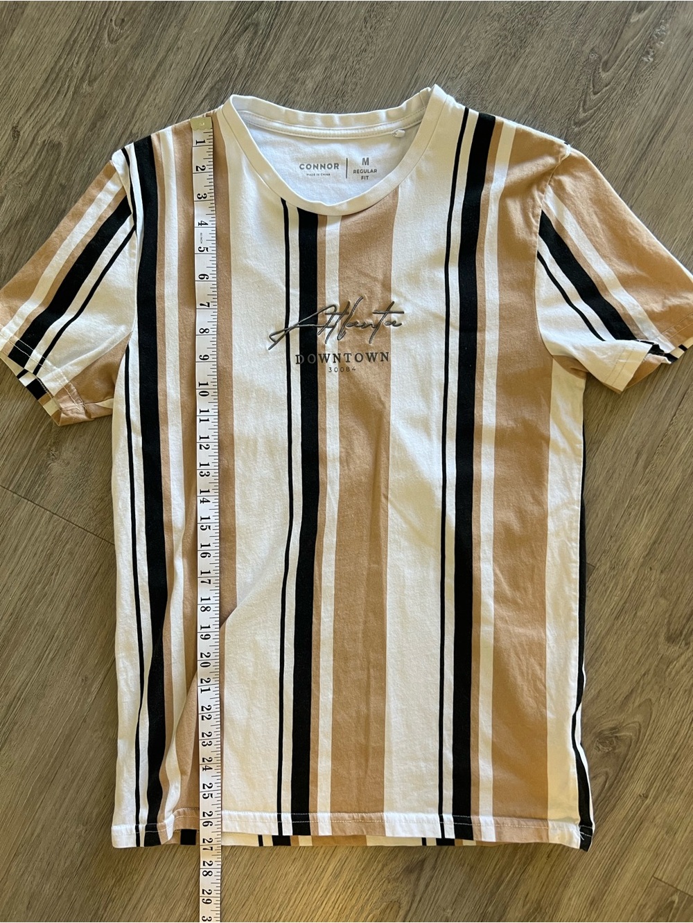 Connor Vertical Stripe T-Shirt Men’s Size M | White Tan Black Crew Neck Casual - Picture 9 of 9